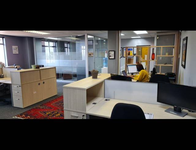 151M² OFFICE SOLD IN STEENBERG